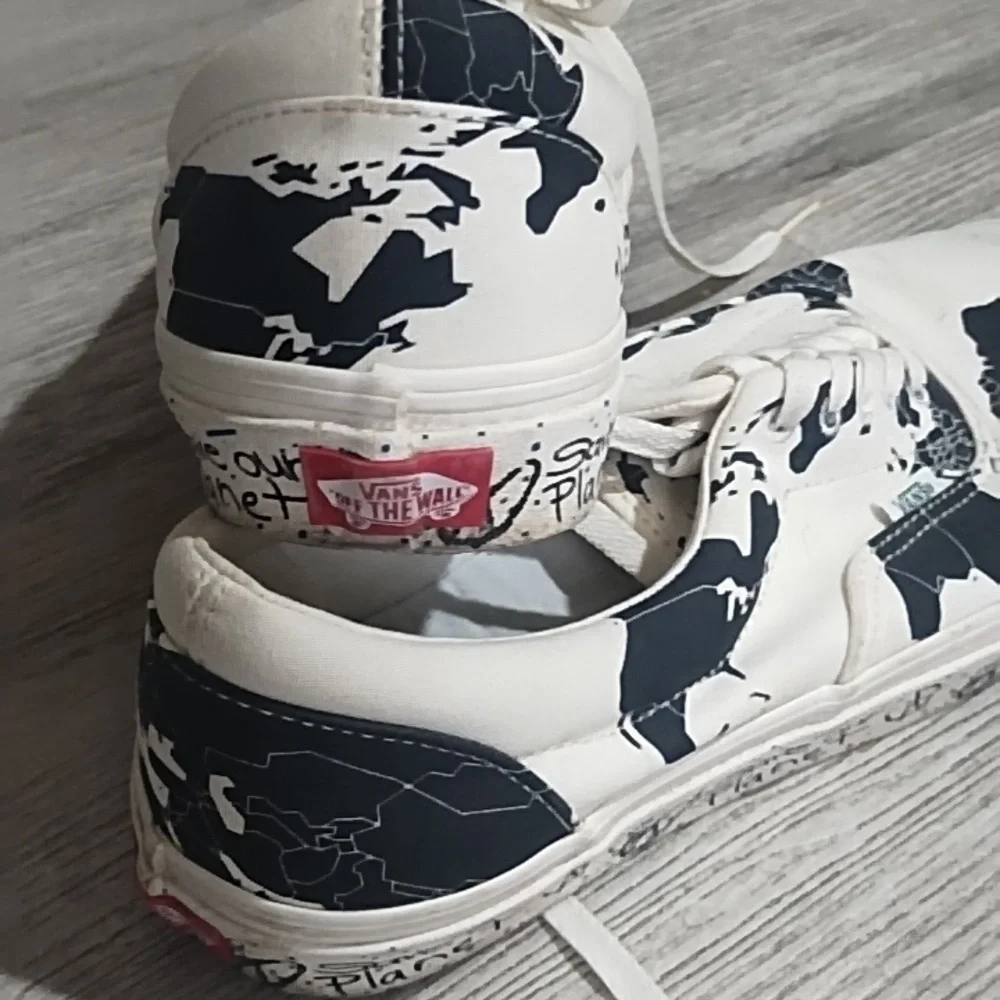 Vans White Sneakers with Black Map Design - Picture 4 of 5